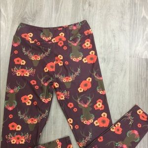 Just arrive today! Brand New Yoga Leggings 🦌🦌🦌